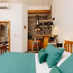 Luxury Gabriela דירה
