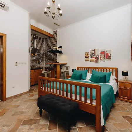 Luxury Gabriela Κόρτσουλα
